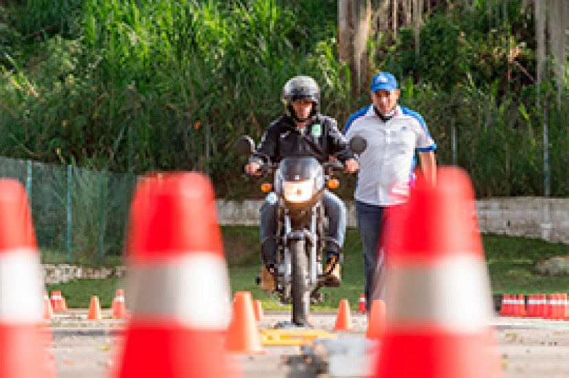 Auteco capacitó cerca de 500 motociclistas en técnicas de conducción segura