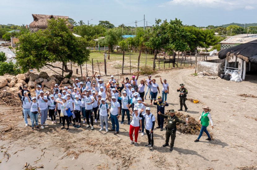 Por el Día de las Playas, Auteco SAS lidera una jornada de “Basura Cero” en Tierra Bomba