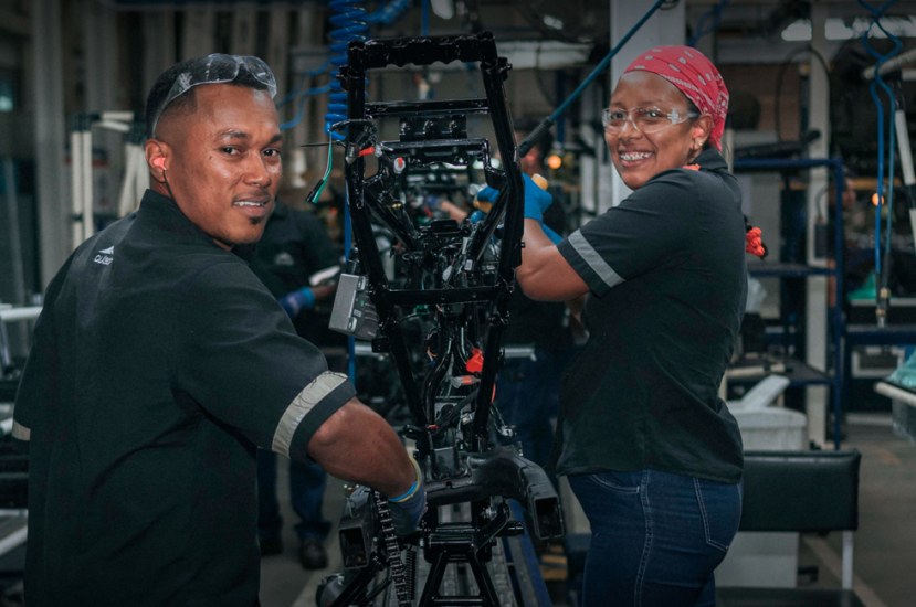 Prepara tu motocicleta TVS para las fiestas de fin de año