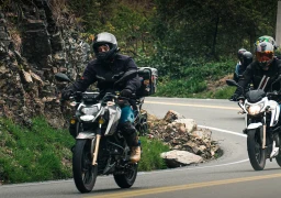 Cómo limpiar y cuidar tu moto después de un viaje largo por carreteras rurales